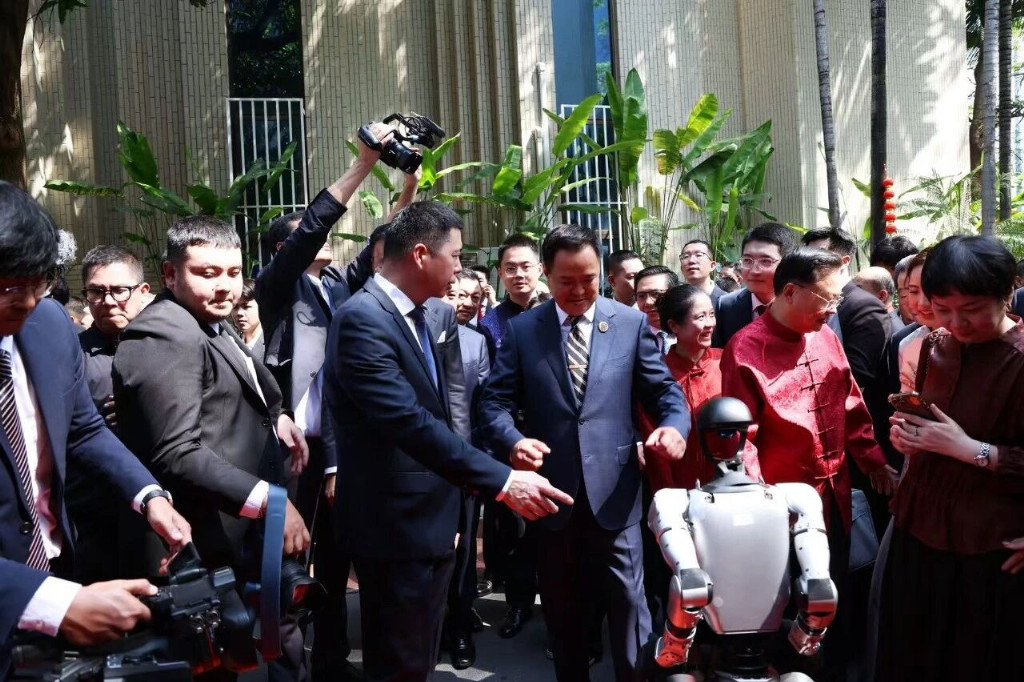 泰国浙江商会助力中国大使馆新春招待会—浙江智能科技获泰国总理高度赞誉插图7