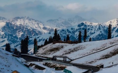 伊犁文旅联合同程旅行发布“伊犁潮玩卡”，助推冬季旅游“热”升级