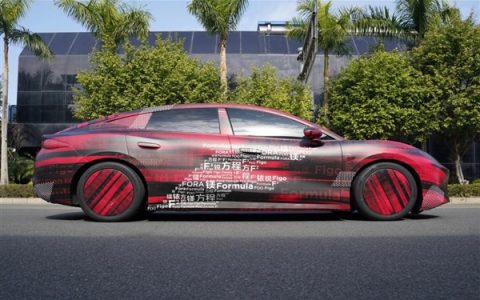 方程豹首款轿车谍照曝光！车长超5米