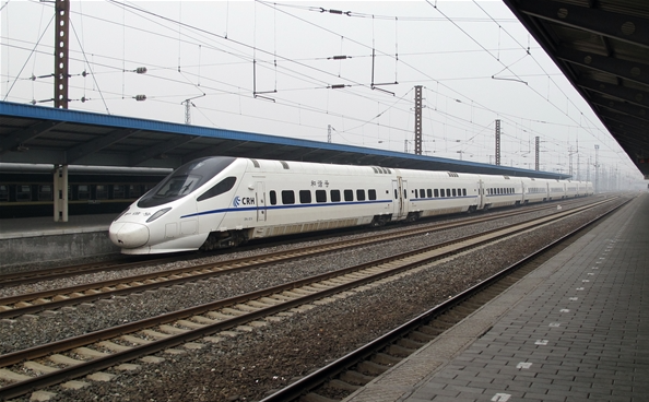 12306官网售罄 微信却能买到票！客服回应：不会截留车票给第三方插图