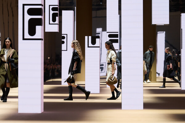 FILA于米兰时装周呈现”流动的都市”主题大秀插图