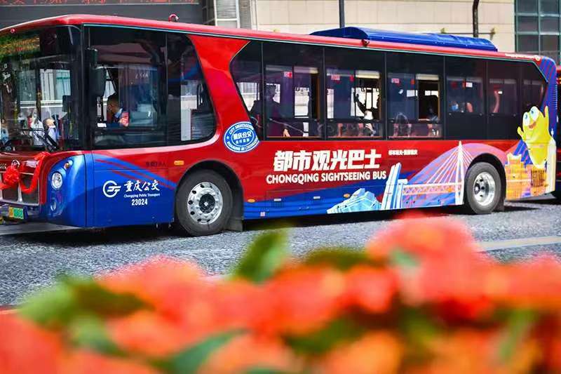 复古巴士穿行8D山城 苏州金龙风景巴士赋能现象级文旅爆款IP插图 复古巴士穿行8D山城 苏州金龙风景巴士赋能现象级文旅爆款IP插图