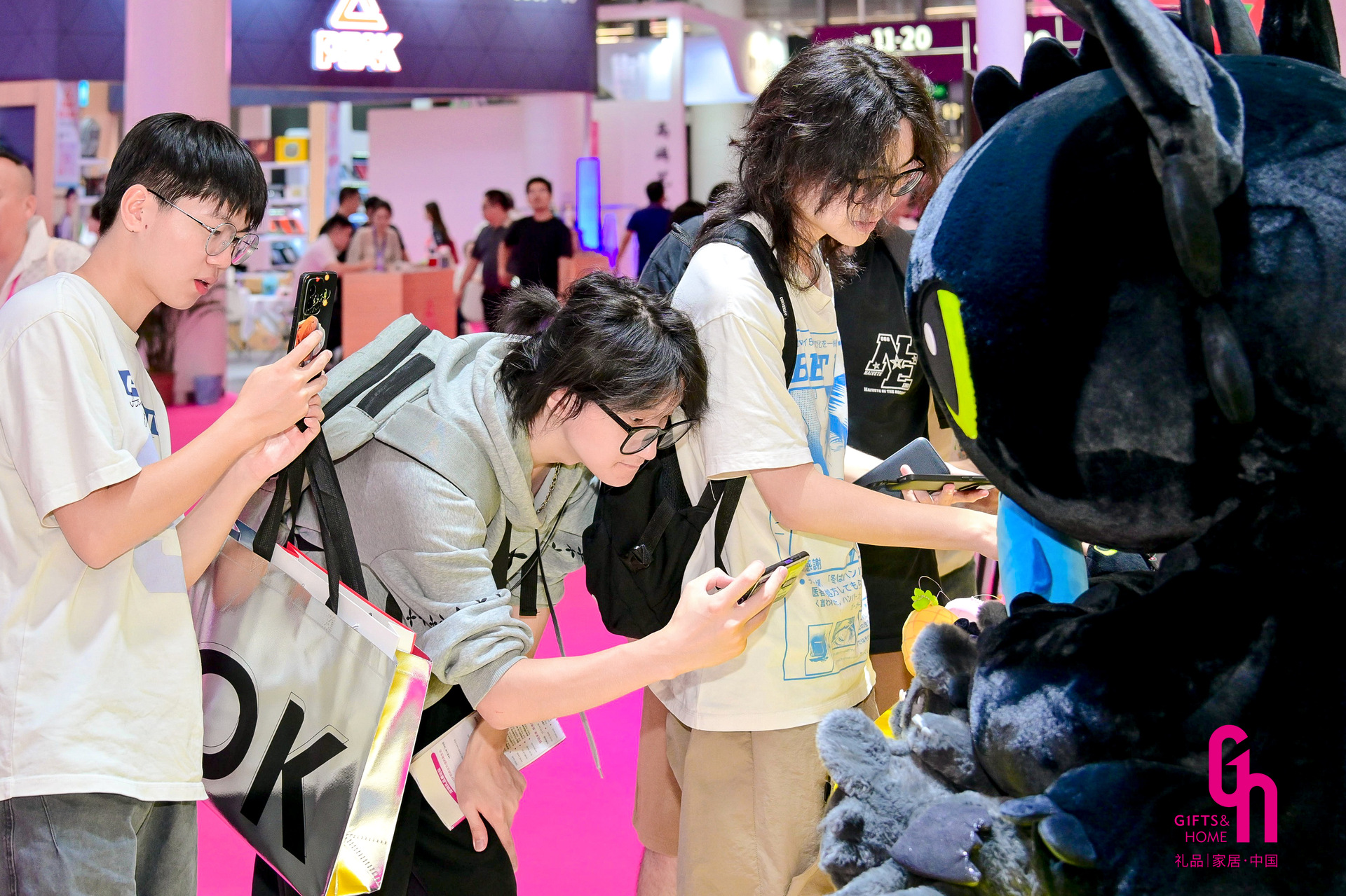 万物皆可文创成礼！第34届深圳礼品家居展4月25日启幕，解锁礼赠市场的“流量密码”插图1