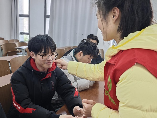 盐城师范学院药学院：研以致用护呼吸，青春实践暖校园插图