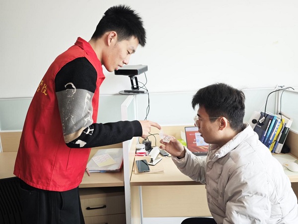 盐城师范学院药学院：研以致用护呼吸，青春实践暖校园插图2