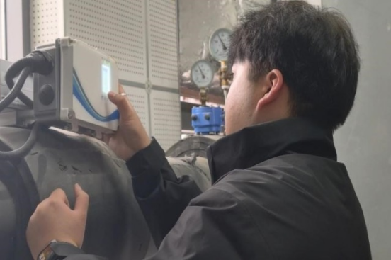 青春科创破局 万向学子研发“AI阀门”赋能智慧医疗节能升级插图