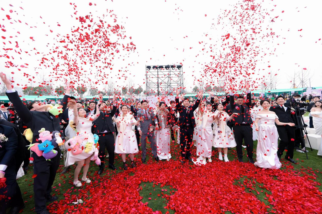 Soul里的相遇,走进了这场百人集体婚礼插图4 Soul里的相遇,走进了这场百人集体婚礼插图4