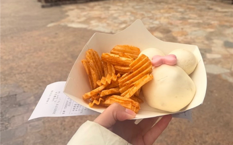 上海迪士尼十周年限定包子售70元遭吐槽