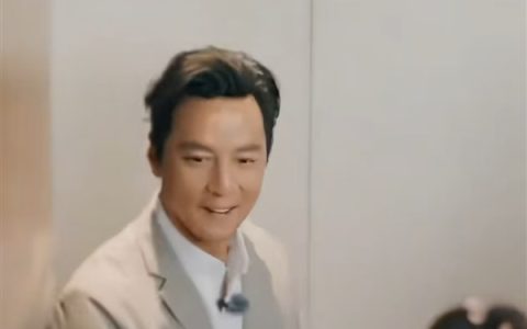 新娘回应吴彦祖现身婚礼现场：像是在做梦 早知道不堵门了