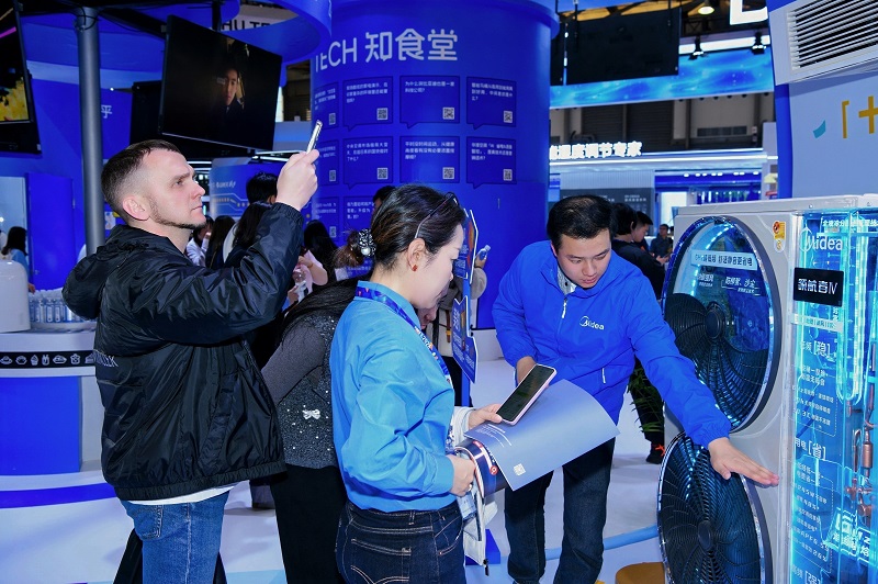 美的空调携核心科技闪耀AWE2026，领航全球好空气时代插图