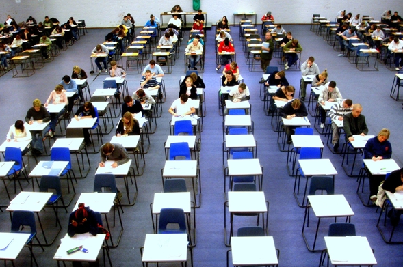 政协委员：建议高考英语降至100分 一年两考取最高分插图