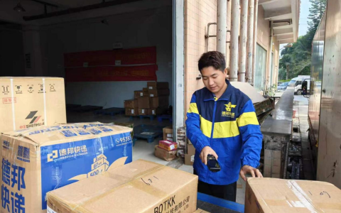 以青春之力筑物流之基 德邦快递小哥们彰显新时代担当