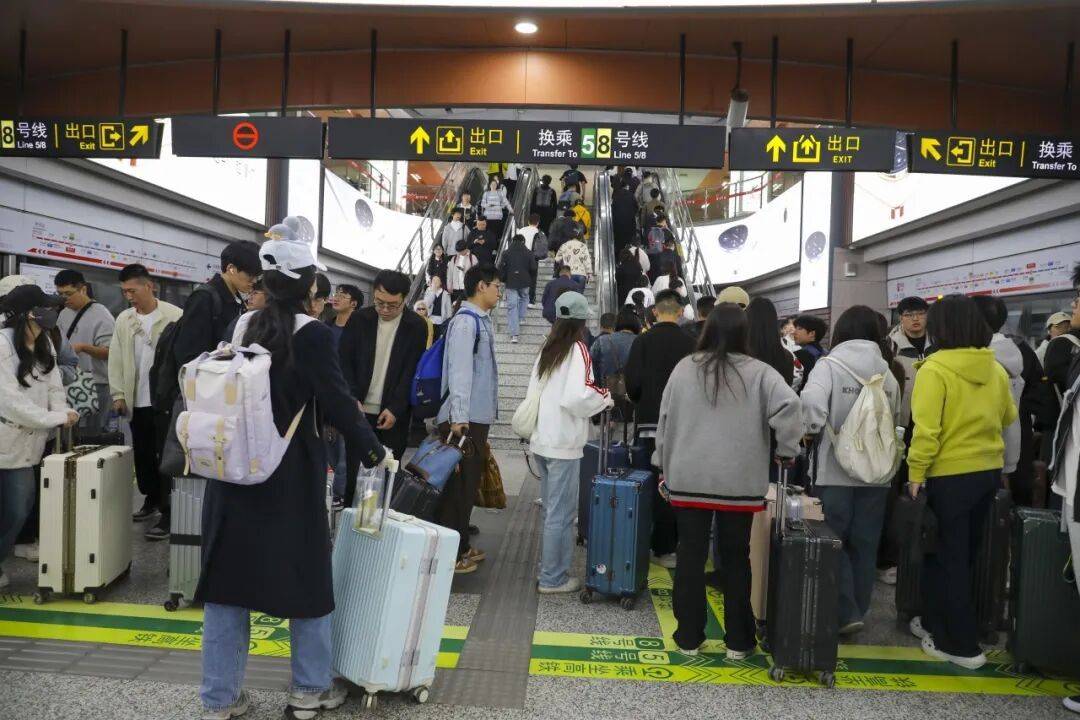 出行注意!清明假期,地铁行车间隔有调整插图 出行注意!清明假期,地铁行车间隔有调整插图