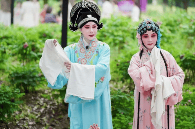 苏州相城首届时尚银龄艺术秀举办 银龄绽放花海 绘就享老新图景插图4