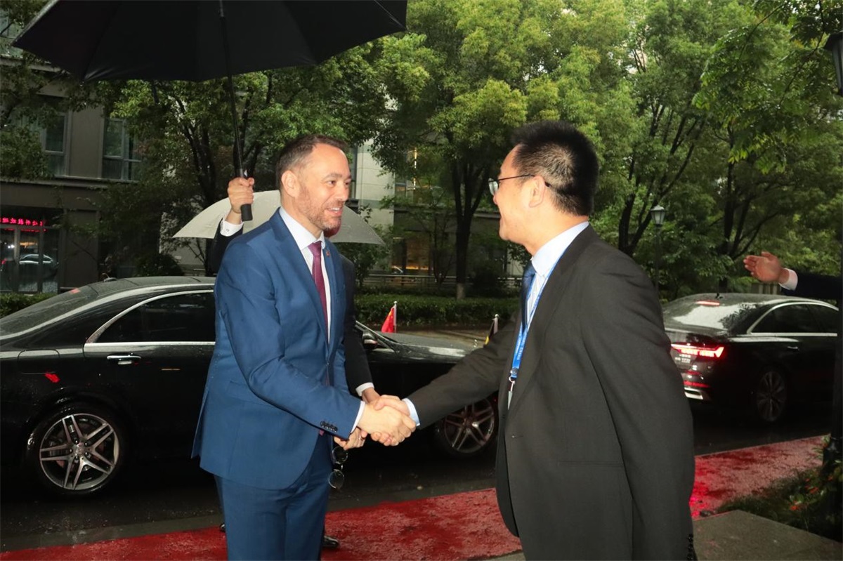 中比建交55周年：比利时副首相参访云深处科技，共启具身智能合作新篇插图