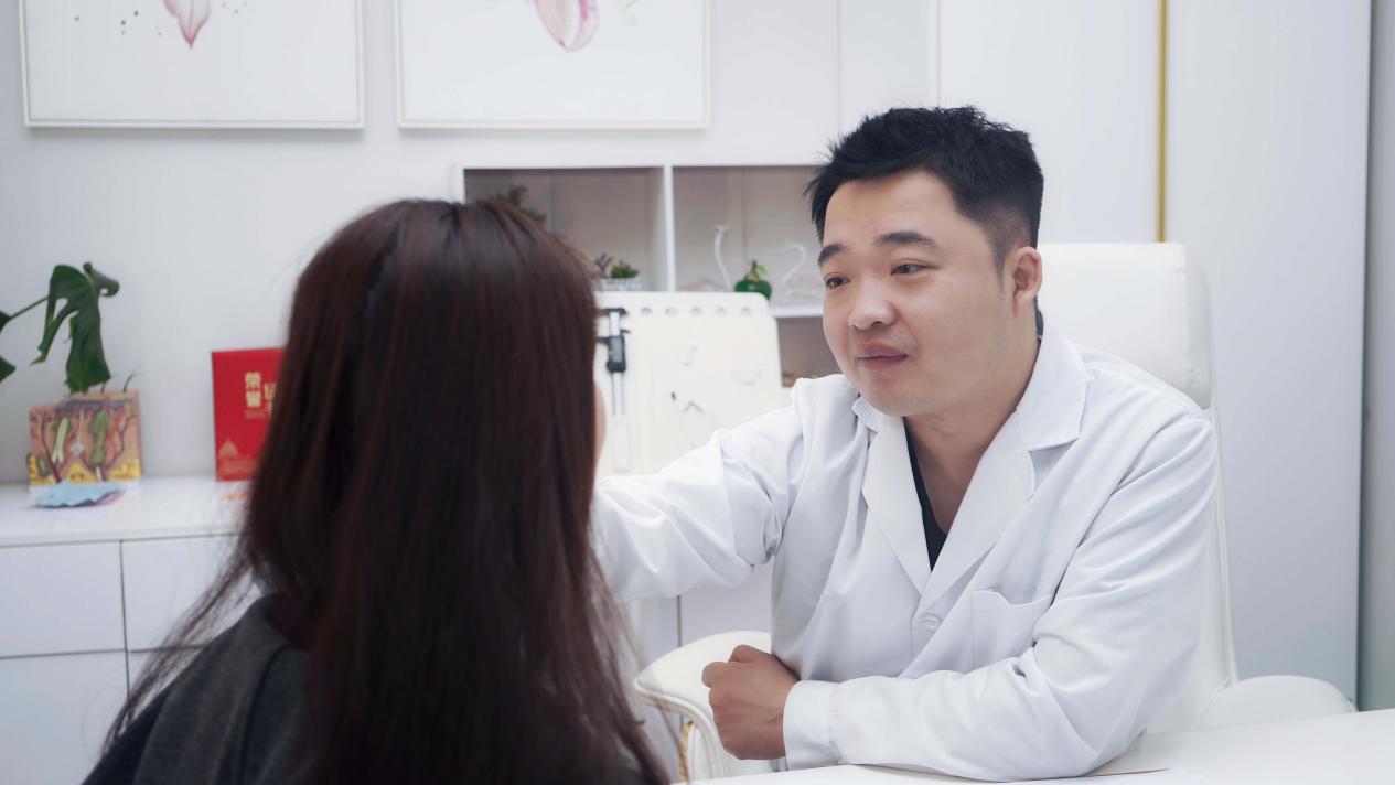 曹西贝眼整形：以精细化技艺，雕琢原生灵动眼眸插图1