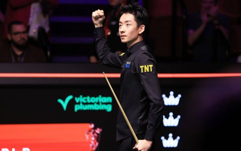 斯诺克世锦赛：吴宜泽13-11战胜塞尔比 晋级八强