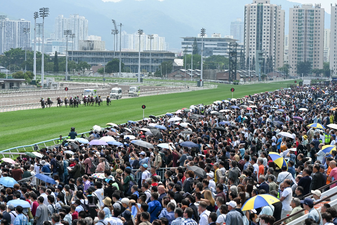 2026富卫保险冠军赛马日再破入场纪录 赛马旅游盛宴彰显香港联通国际优势插图