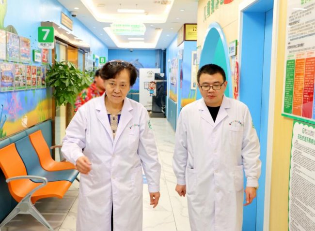 4月18-19日，重庆天佑儿童医院特邀中国人民解放军总医院(北京301医院)儿科知名专家王航雁教授，领衔开展儿童发育行为专项联合会诊插图