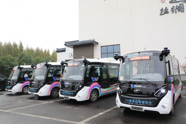 以匠心铸就”智”造标杆——苏州金龙刘明春荣获全国五一劳动奖章插图1