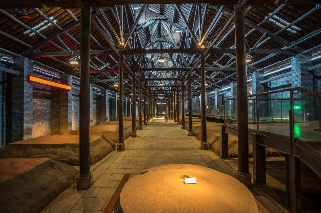 白酒产业转型升级迎新机遇，水井坊见证白酒开放四十年插图1