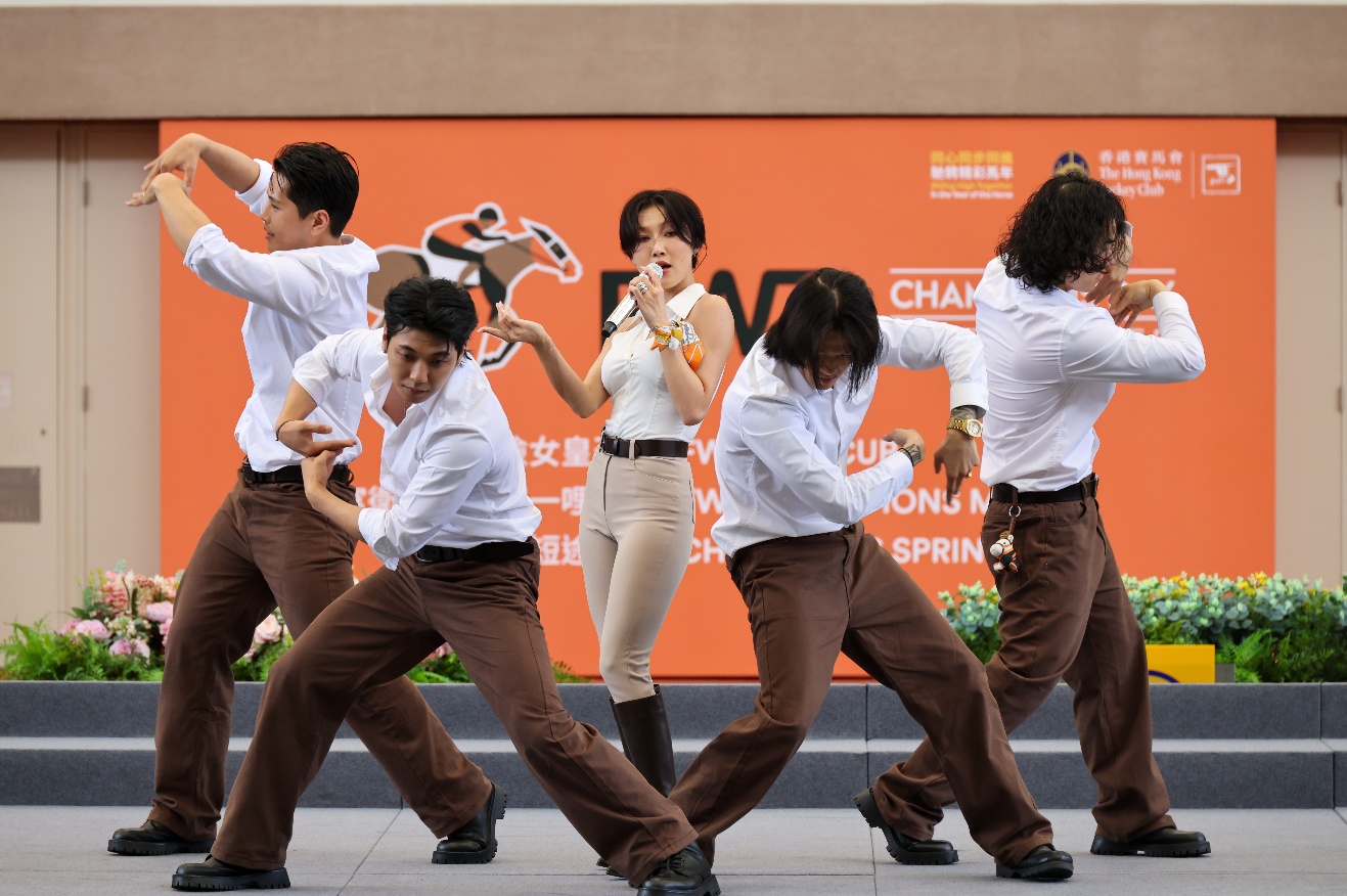 2026富卫保险冠军赛马日再破入场纪录 赛马旅游盛宴彰显香港联通国际优势插图6