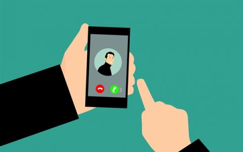 年轻人为什么越来越难接起一通电话：总是下意识联想到坏事