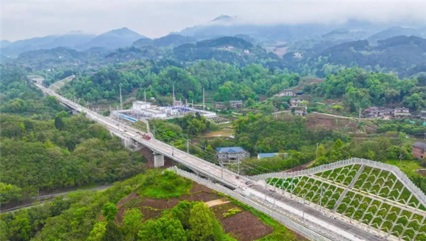 全长251公里！新渝万高铁正线56座隧道全部贯通插图