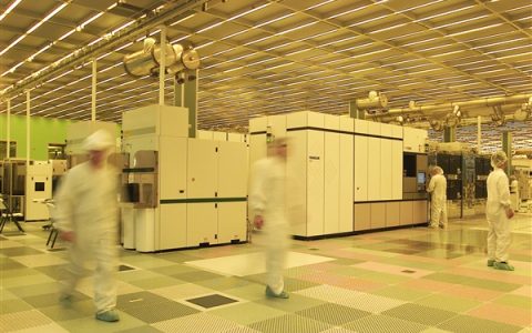 山东诞生新首富：全球光模块绝对龙头市值突破1万亿