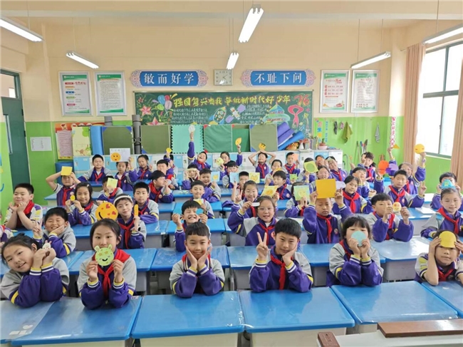 微笑传递温暖，快乐浸润童心插图1