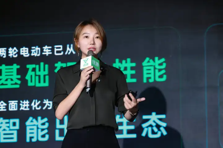 战神S86重磅发布：绿源以“智慧双核”重新定义AI时代两轮出行新范式插图1