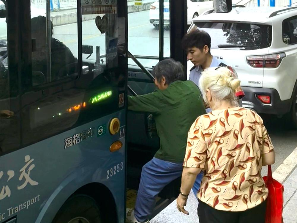 苏州金龙微循环公交：承载重庆满满民生幸福插图2