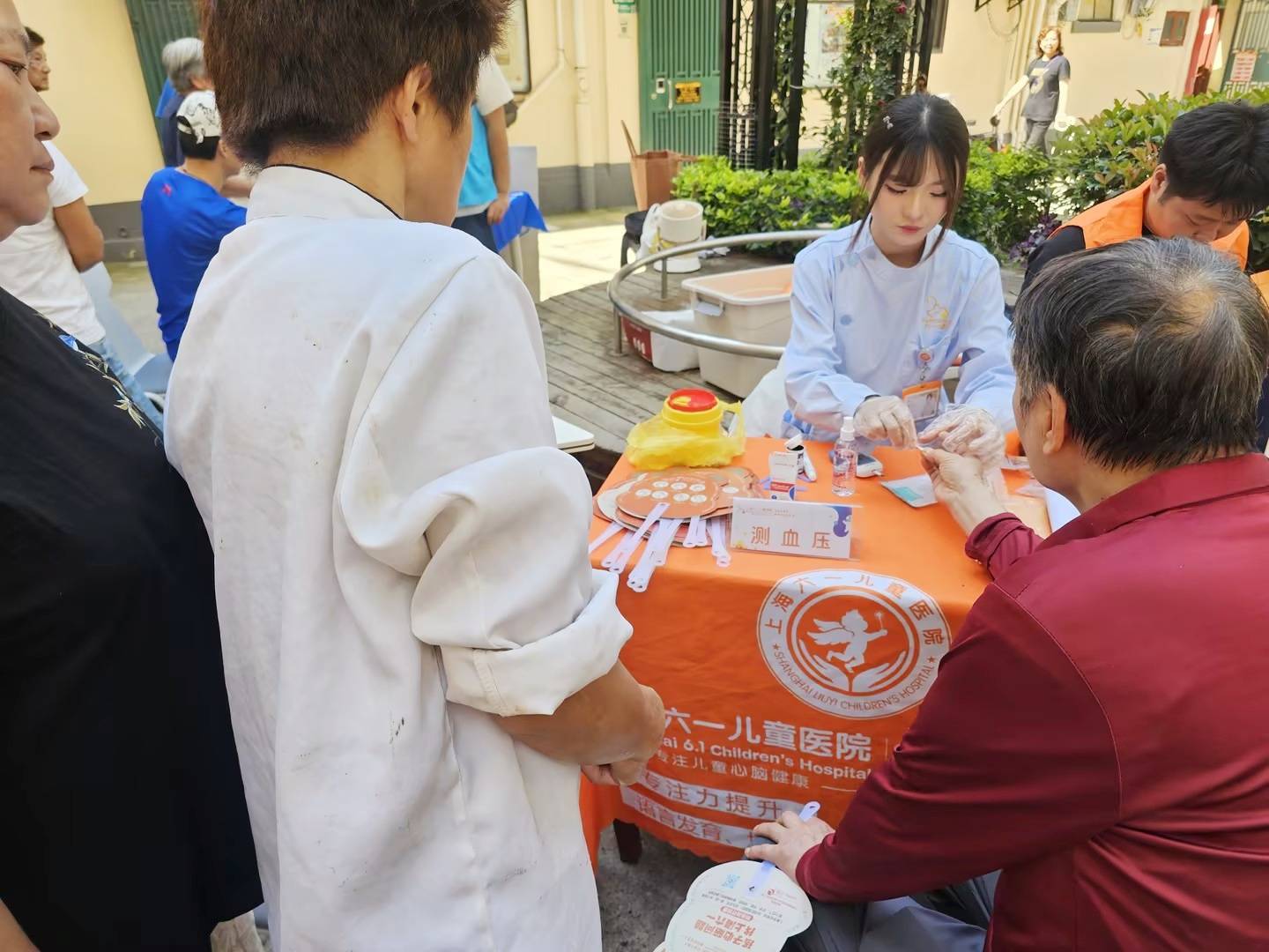 暖心服务零距离：上海六一儿童医院走进社区公益集市，传递专业健康关怀插图4