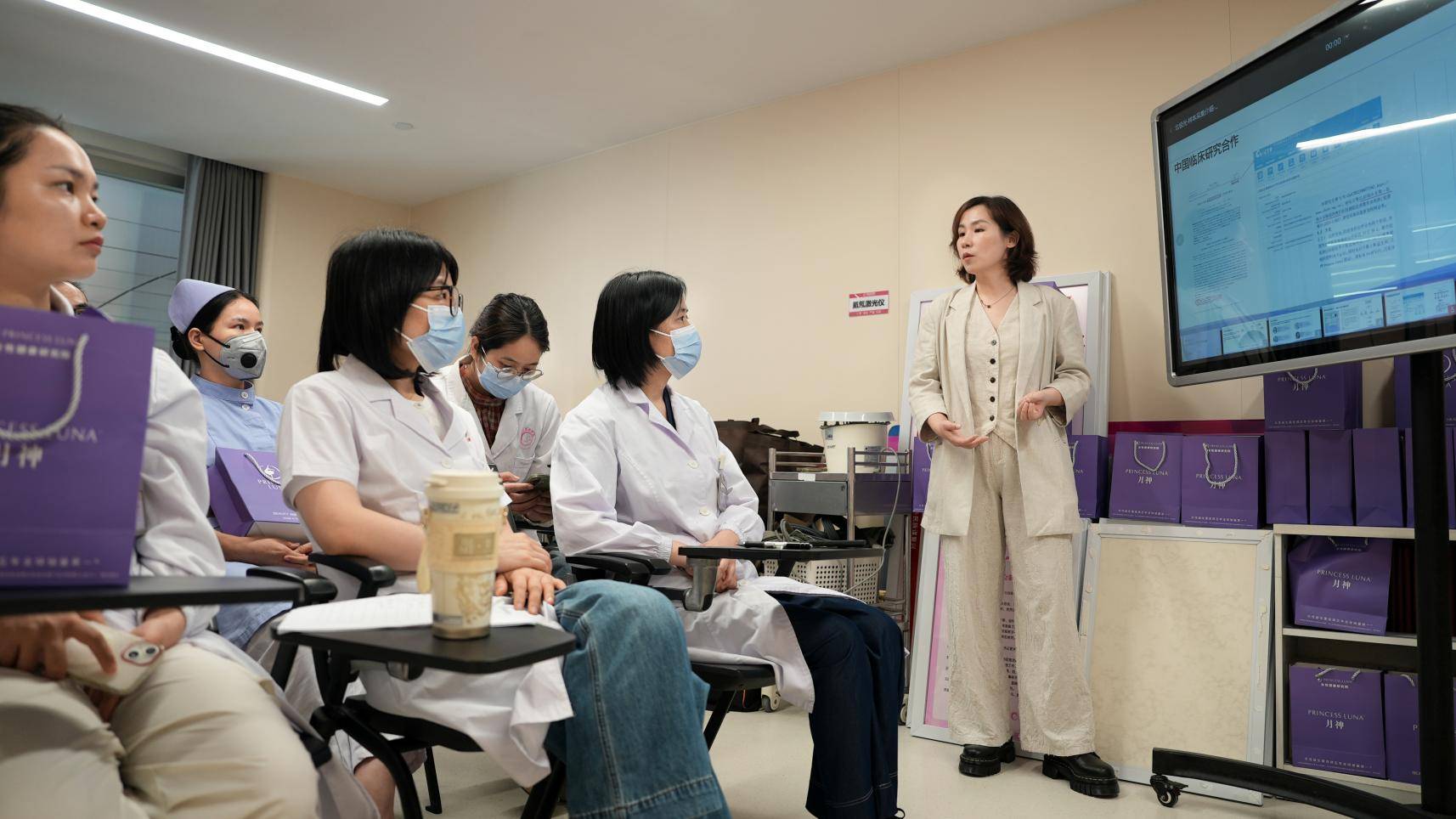 聚焦母婴菌群研究 德国月神以临床科研引领女性微生态标准