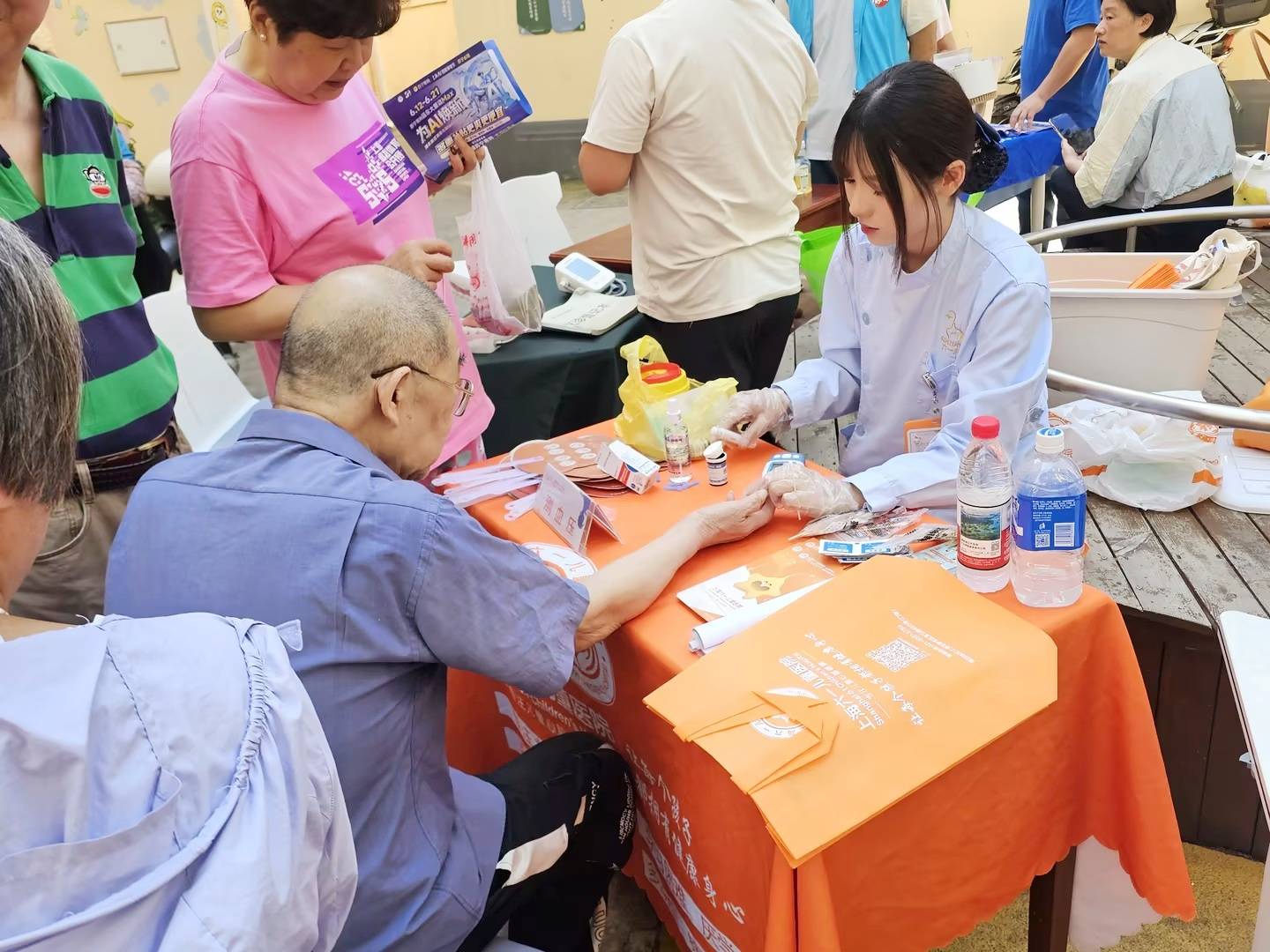 暖心服务零距离：上海六一儿童医院走进社区公益集市，传递专业健康关怀插图5
