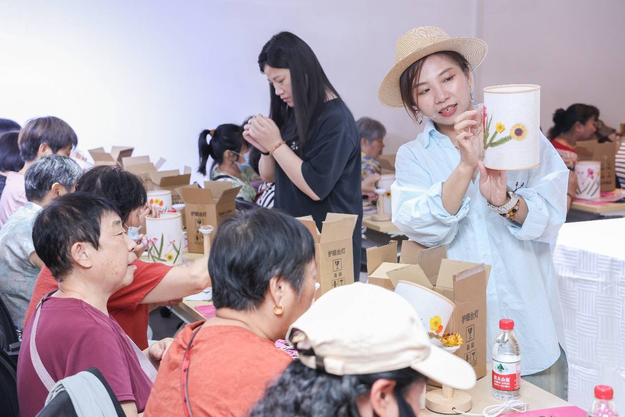 顺义区开展社会化管理退休人员“京颐技能行”主题活动，赋能缤彩银龄生活插图1