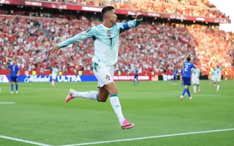 C罗点球 葡萄牙2-1绝杀克罗地亚