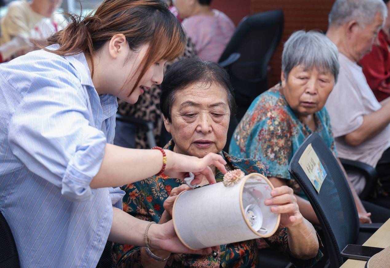 顺义区开展社会化管理退休人员“京颐技能行”主题活动，赋能缤彩银龄生活插图2