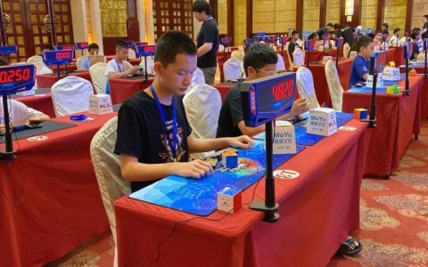兄妹二人参加同一届高考，15岁妹妹699分上北大，17岁哥哥688分上中科大！
