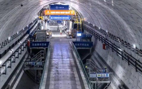 山东青岛：胶州湾第二海底隧道主线隧道盾构掘进顺利收官