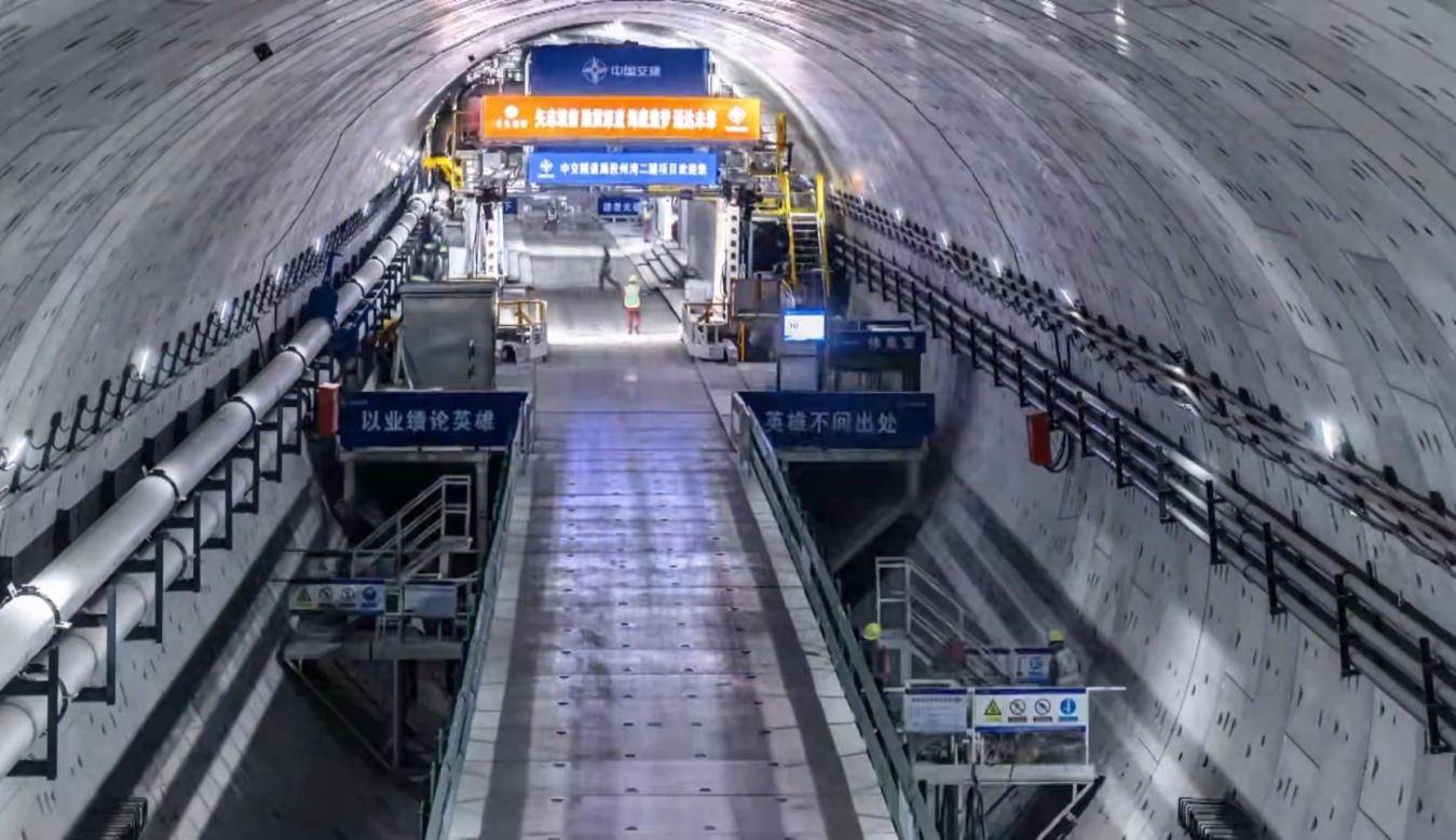 山东青岛：胶州湾第二海底隧道主线隧道盾构掘进顺利收官插图