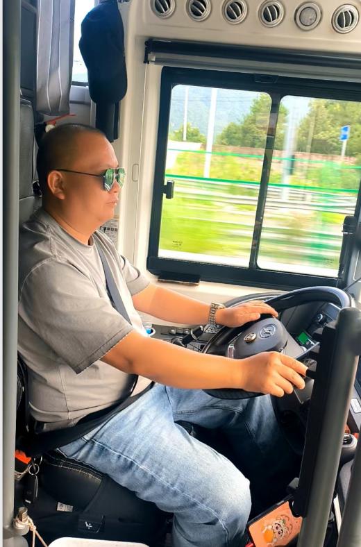 年跑50万公里无休稳运!苏州金龙新V系实力征服湘鄂粤旅运线路插图3 年跑50万公里无休稳运!苏州金龙新V系实力征服湘鄂粤旅运线路插图3