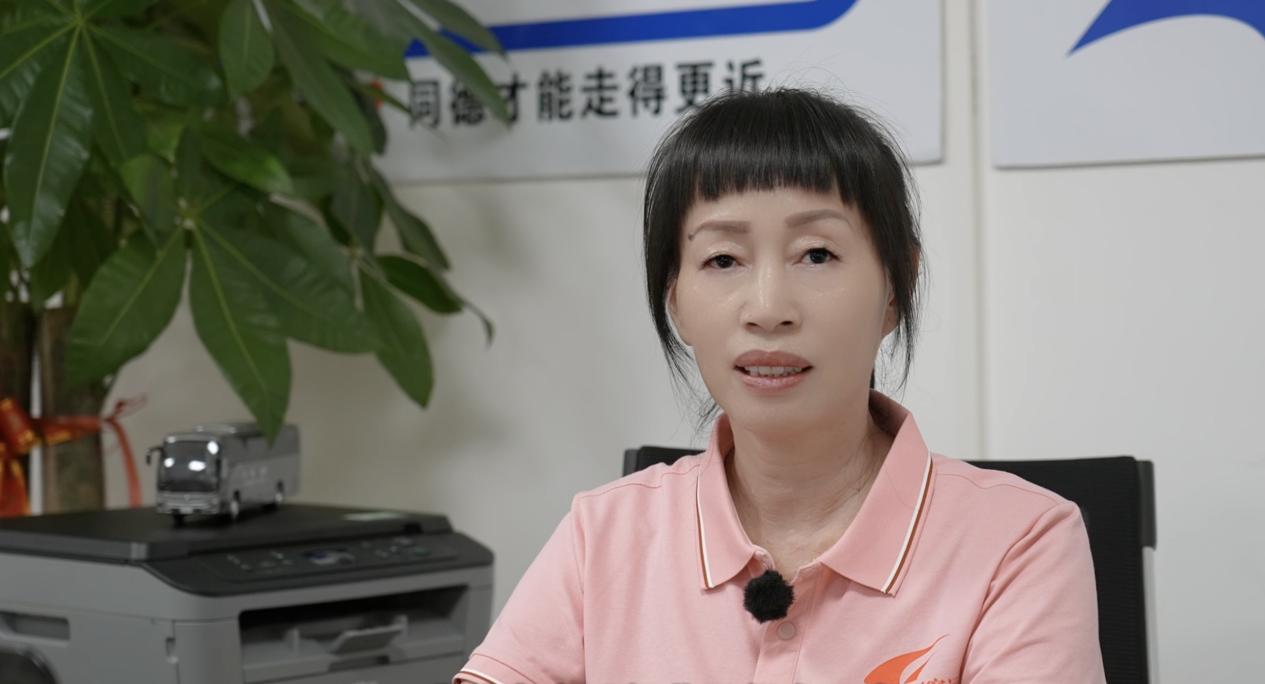 百万公里见证匠心之选！苏州金龙新V系客车接棒钦州驰程品质通勤