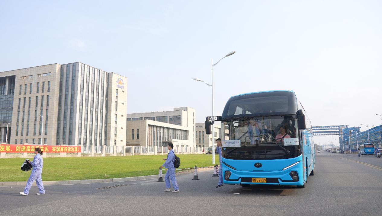 百万公里见证匠心之选！苏州金龙新V系客车接棒钦州驰程品质通勤