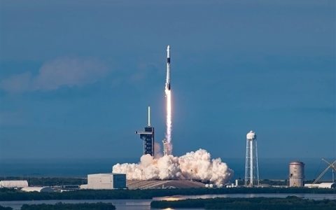 SpaceX豪掷千亿美元建“地球最大发射场”：日发30次，剑指百万颗太空数据中心