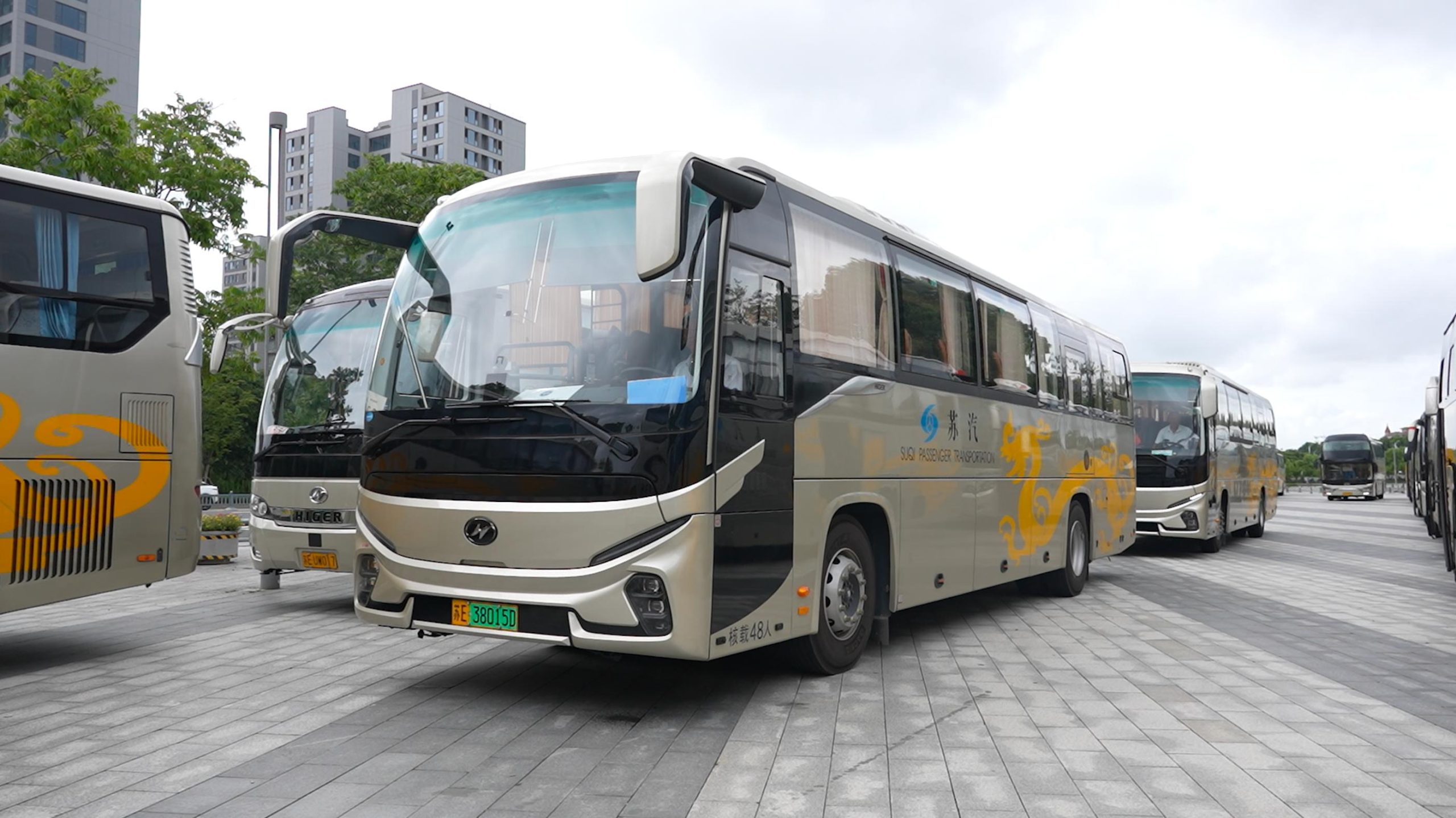 1.3万人共赴西浦开学典礼！160余辆苏州金龙海格客车倾情护航