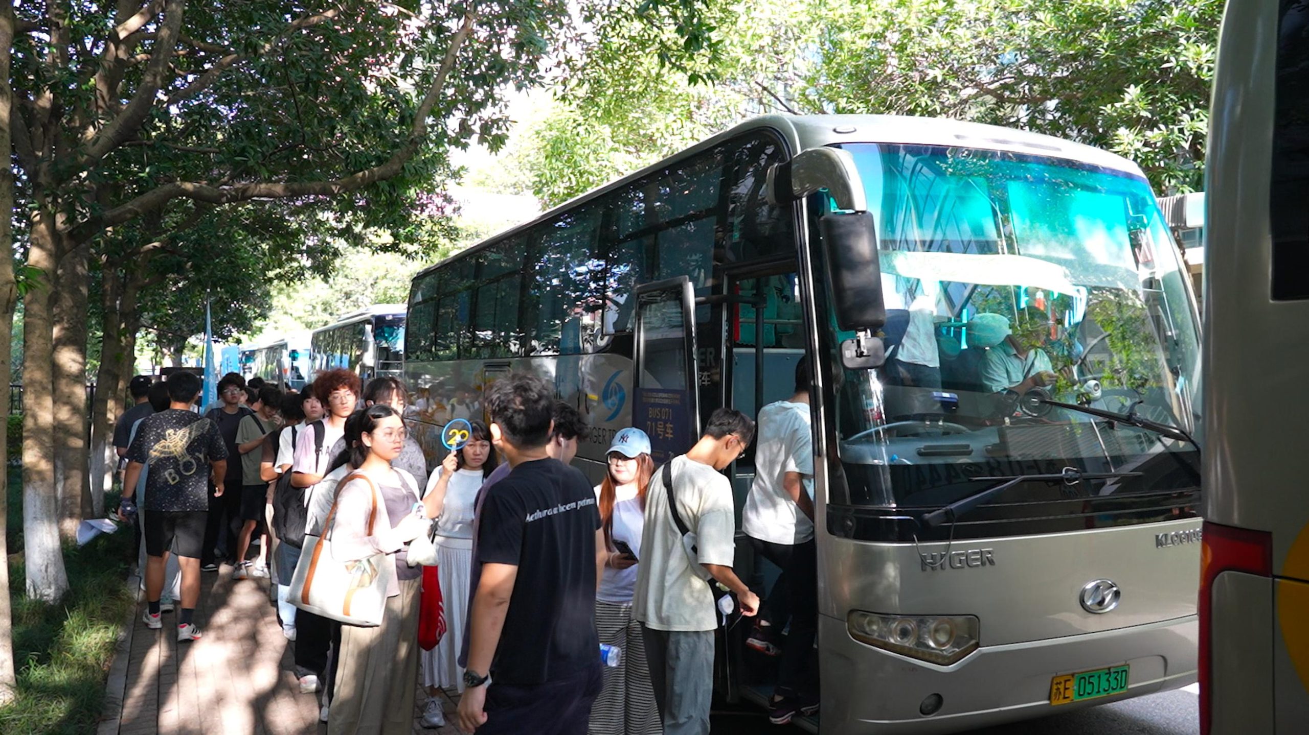 1.3万人共赴西浦开学典礼！160余辆苏州金龙海格客车倾情护航