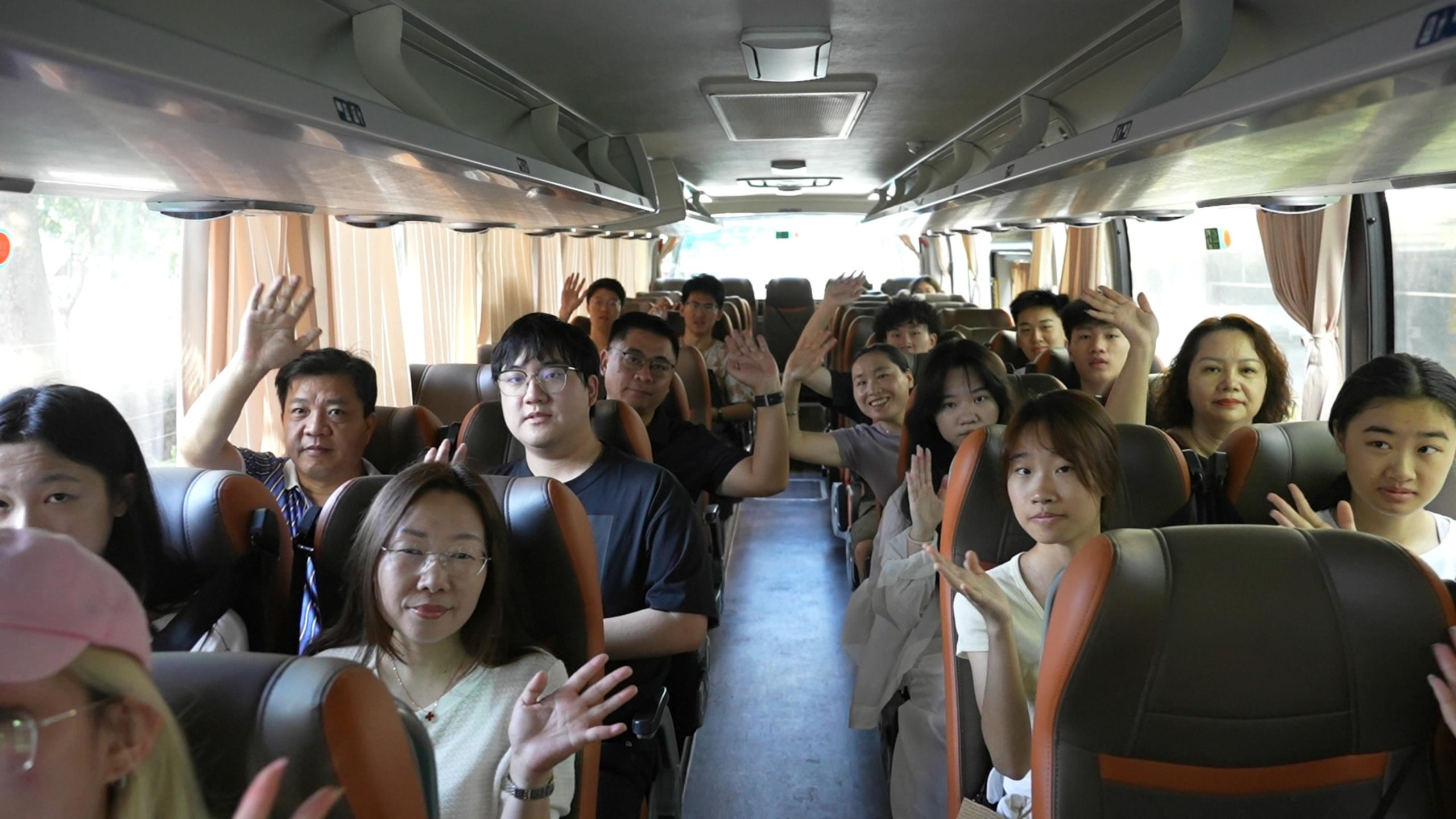 1.3万人共赴西浦开学典礼！160余辆苏州金龙海格客车倾情护航