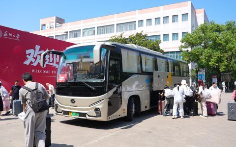 新V系领航！苏汽旅游集团百辆苏州金龙海格客车护航苏大开学季