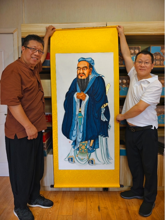 汉吉福非遗传承人许华波：  手绘世界最大贴金门神画，挑战吉尼斯纪录